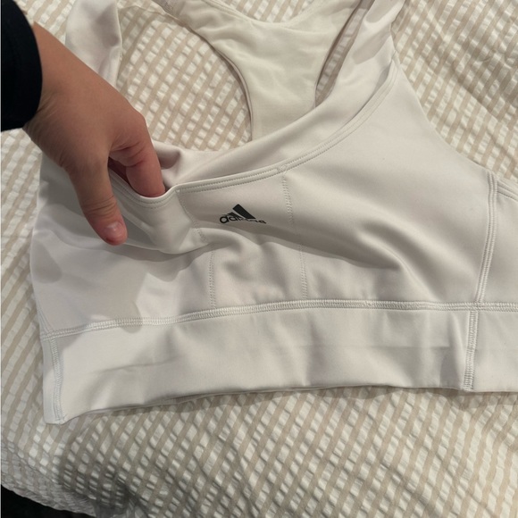 Adidas sports bra with pockets - Picture 4 of 5